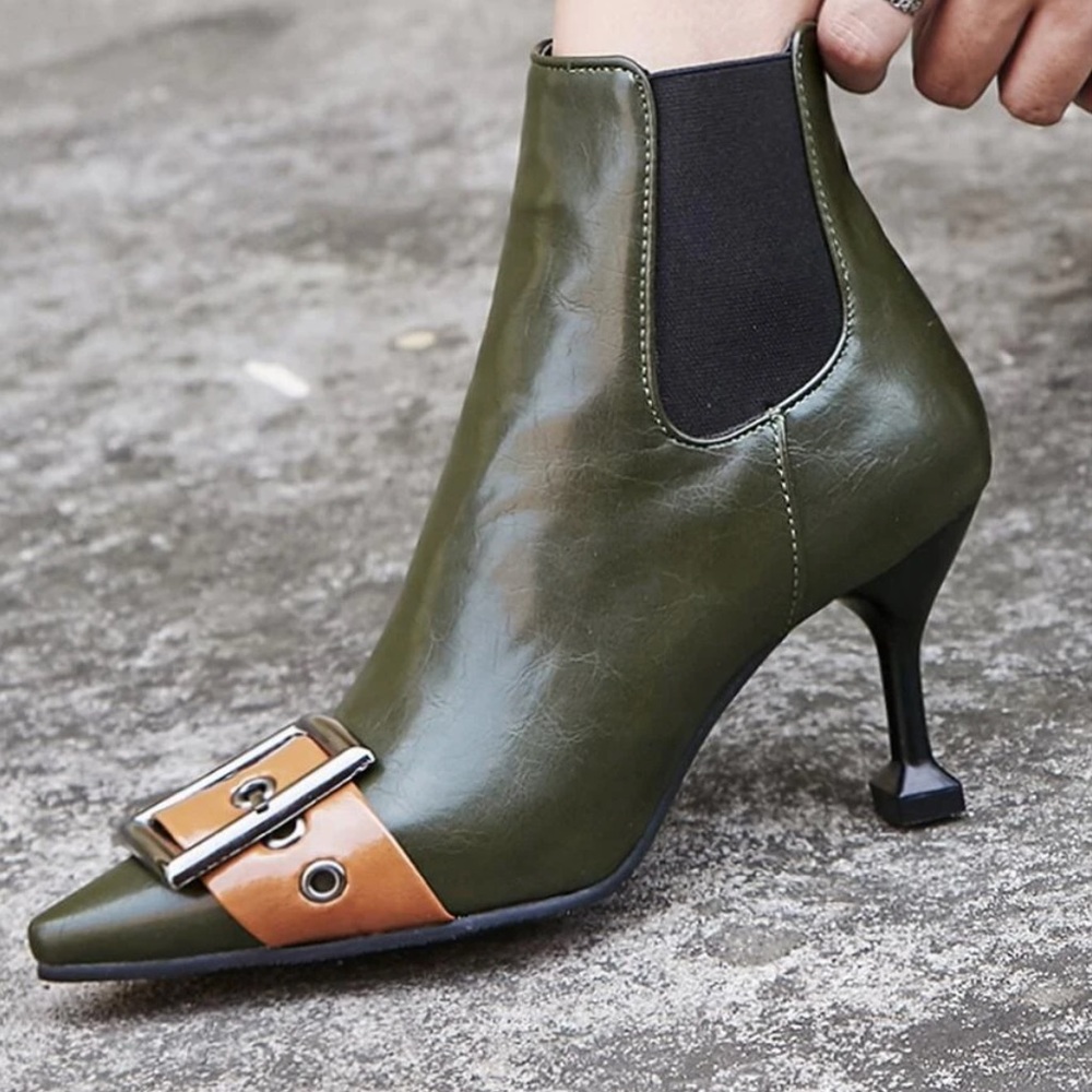 🆕 Buckle Decor Pyramid Boots - Picture 3 of 10